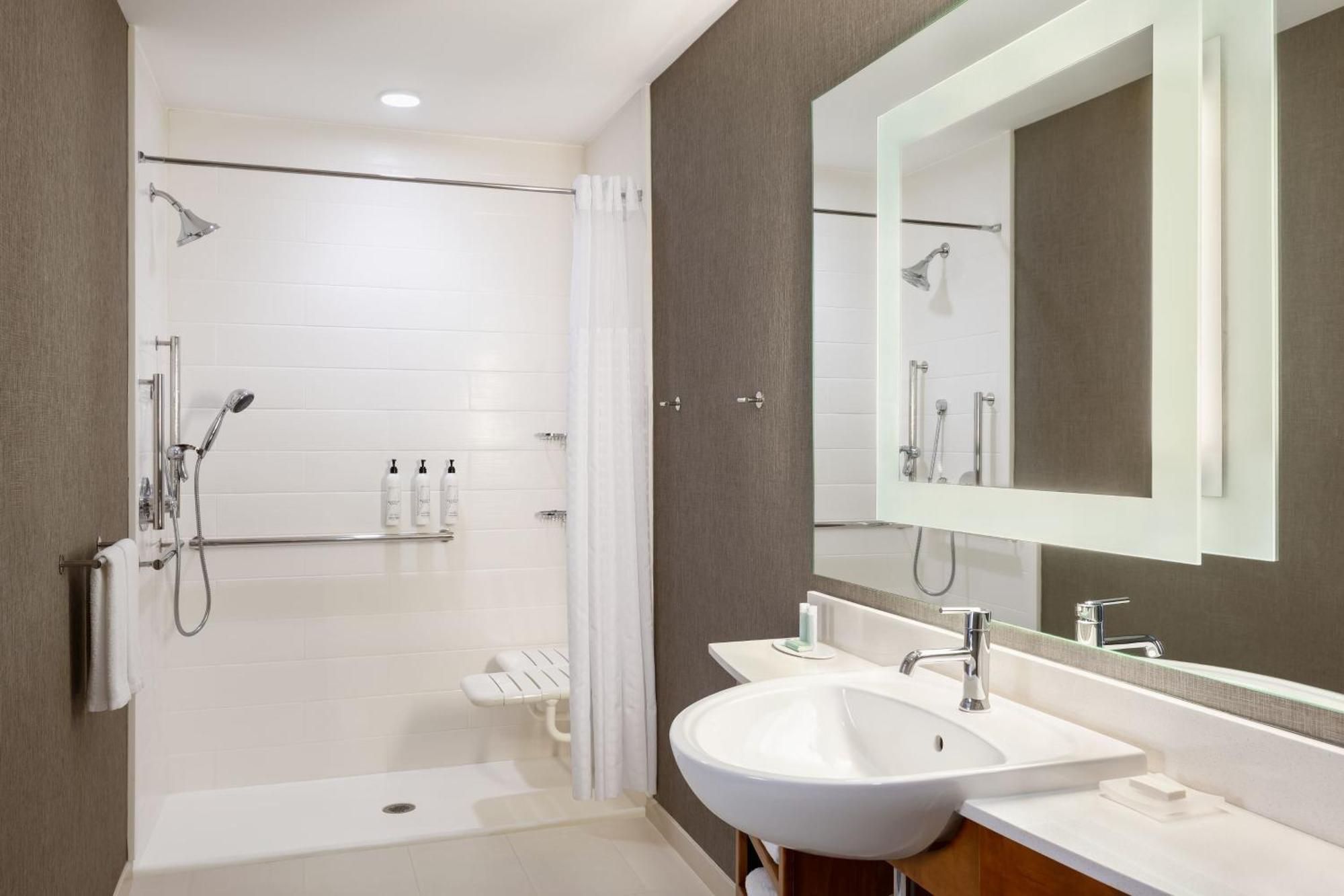 Springhill By Marriott Wisconsin Dells 3* Lake Delton